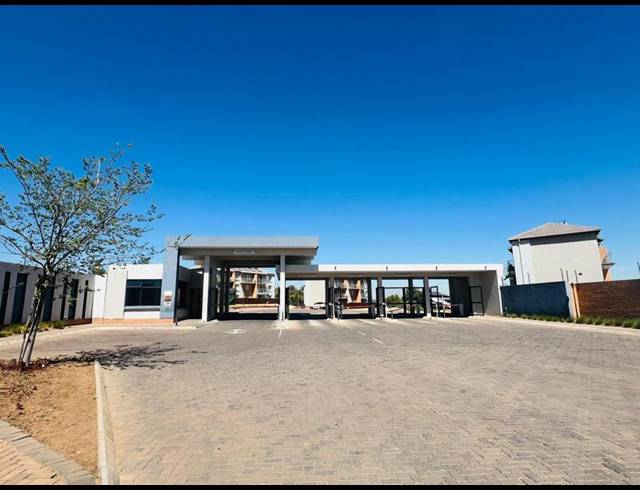 4 BEDROOM APARTMENT FOR SALE IN ESTHER PARK